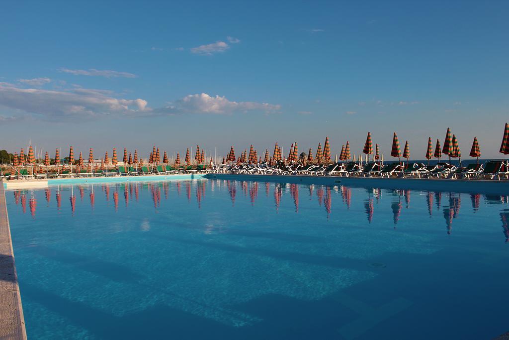 Sunbay Park Hotel Civitavecchia Εξωτερικό φωτογραφία
