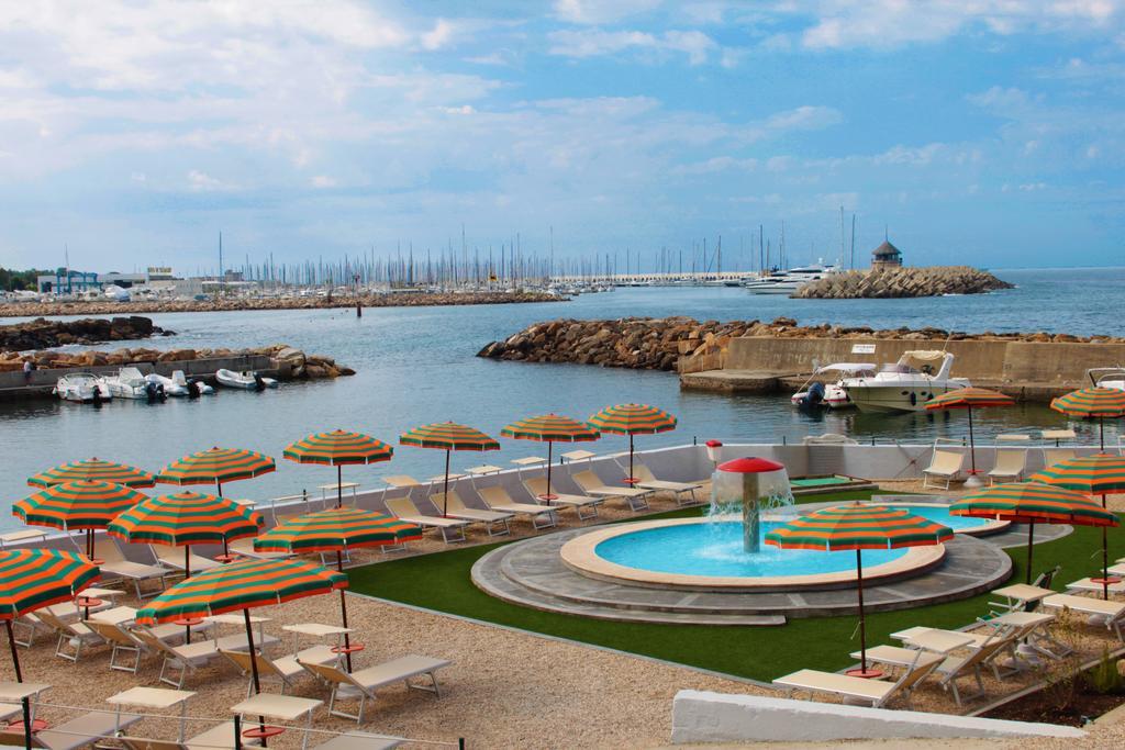 Sunbay Park Hotel Civitavecchia Εξωτερικό φωτογραφία